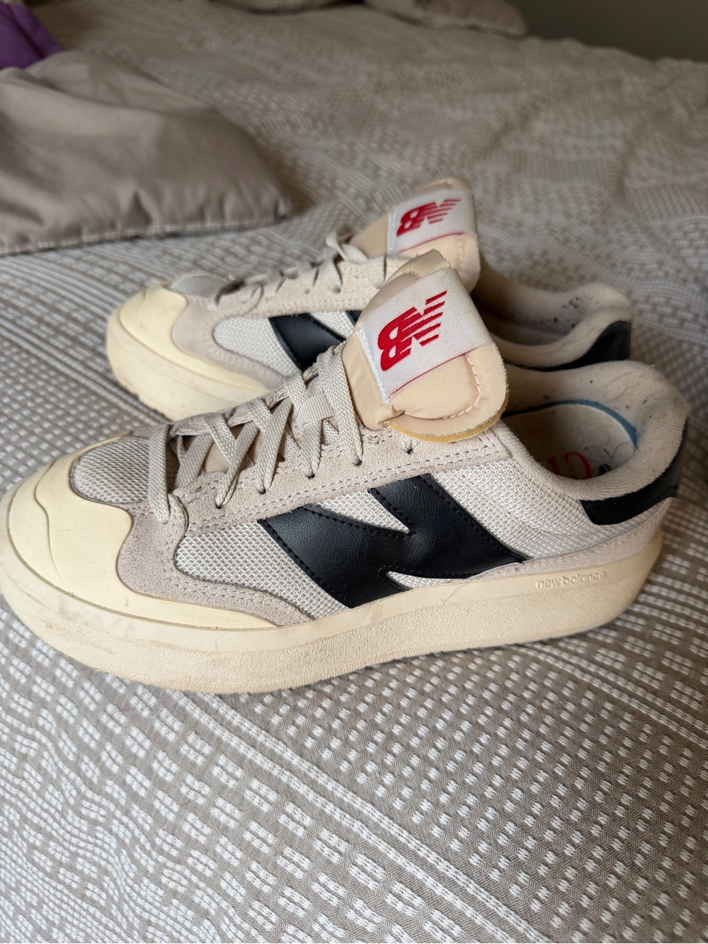 New Balance Men’s Cream & Black Retro Court Trainer